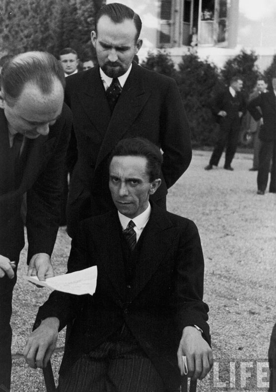 s16-foto-Joseph-Goebbels-Life-magazine