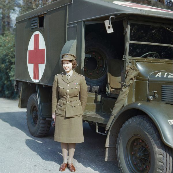 Elizabeth en el ejército