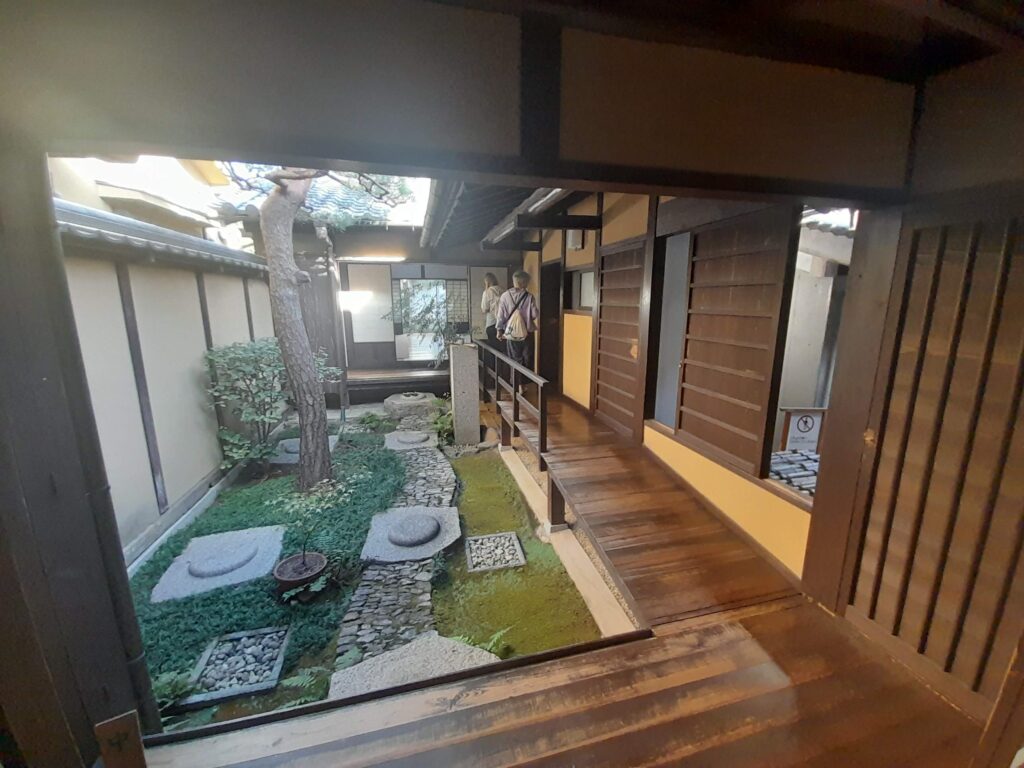 Casa tradicional machiya en naramachi, nara japón